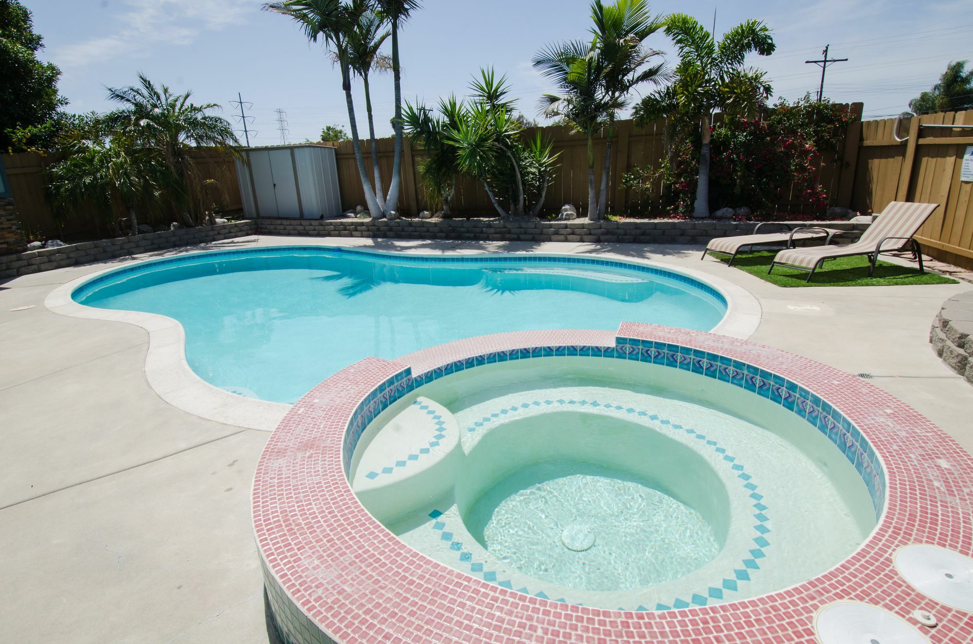 Poolside Apartment *